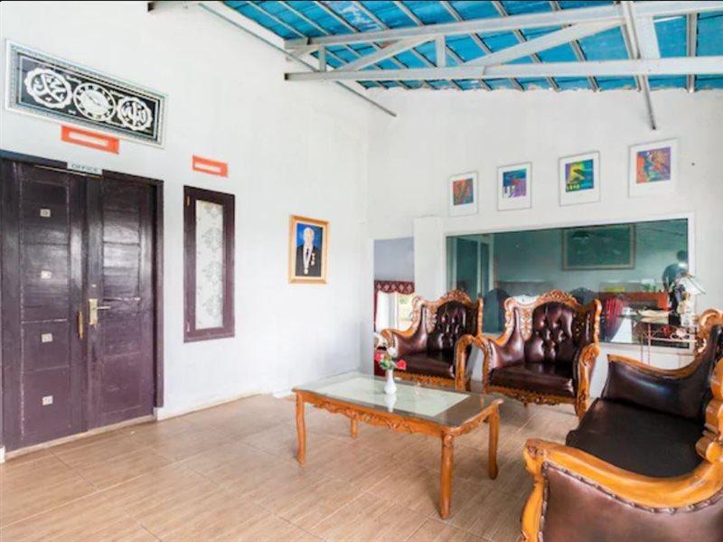 Reddoorz Plus At Grand Yustik Sukabumi Εξωτερικό φωτογραφία
